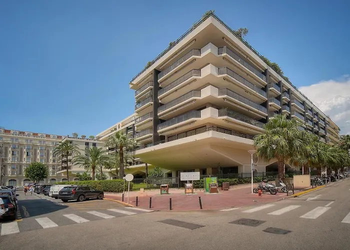 Les Jardins De La Croisette Modern Daire